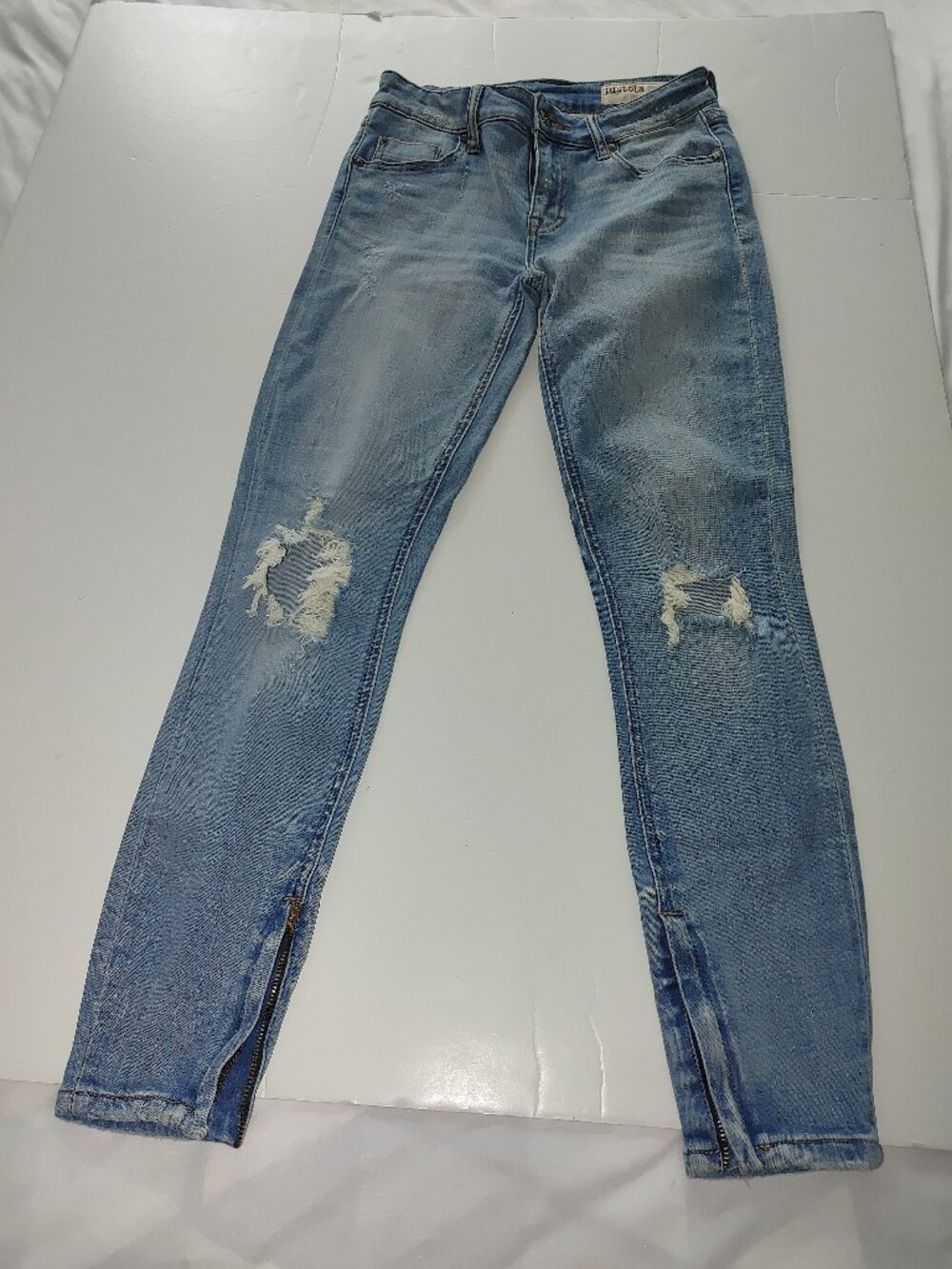 PISTALA Woman's Mid Rise Skinny Jeans with Zipped Ankle Size 26 Used